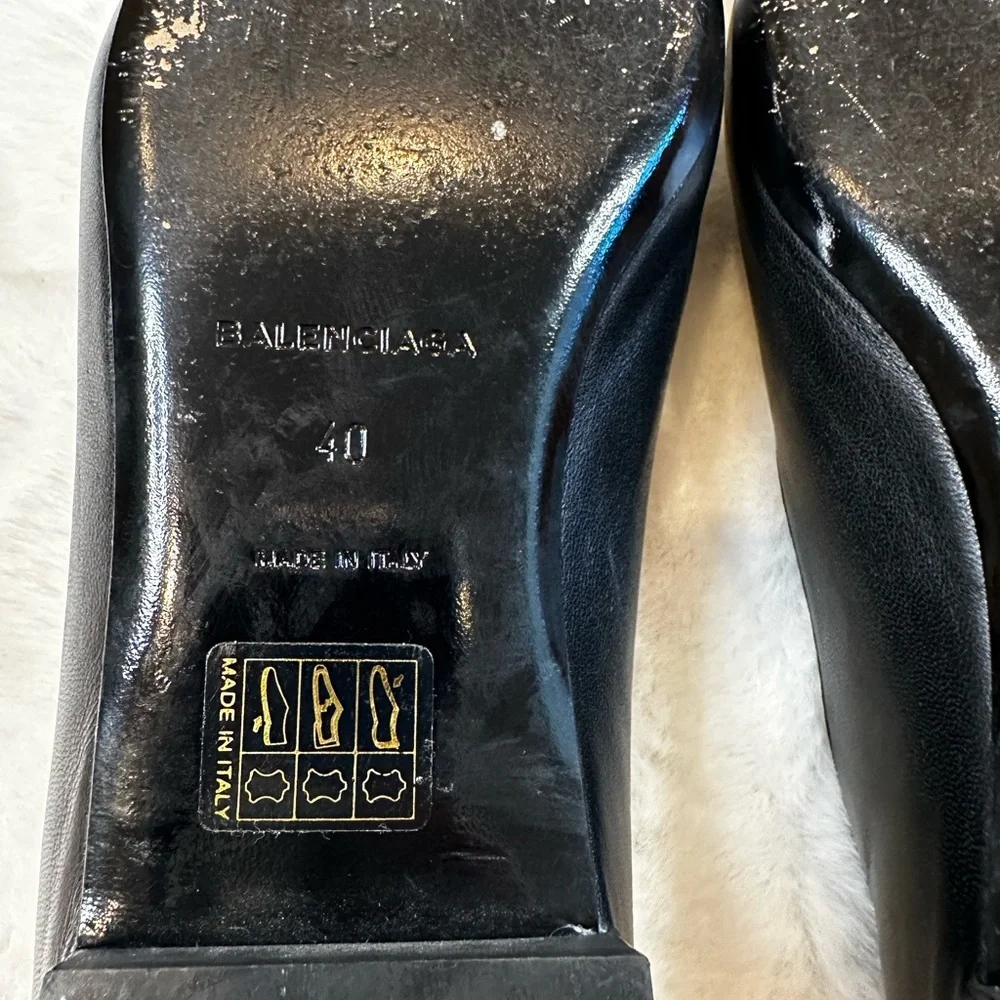 Balenciaga women’s Elegant Black loafers - Picture 5 of 8